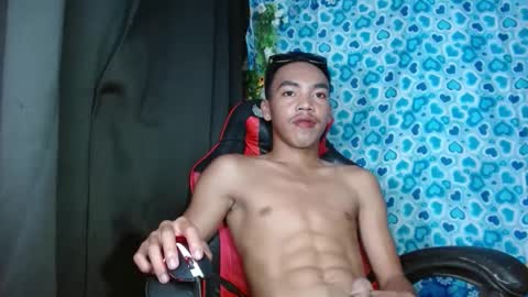 Snapshot of baby_razell chatting on March 8, 6:21 am baby_razell online show from March 8, 6:21 am