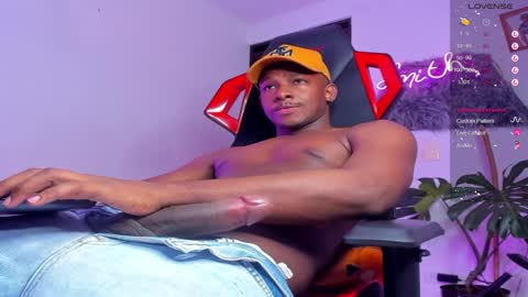 Snapshot of baby_smith chatting on December 12, 2:26 am FOLLOW ME online show from December 12, 2:26 am