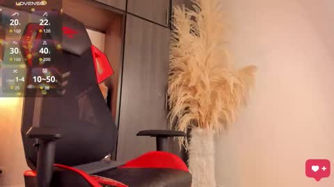 Snapshot of baby_smith chatting on November 21, 3:05 am FOLLOW ME online show from November 21, 3:05 am