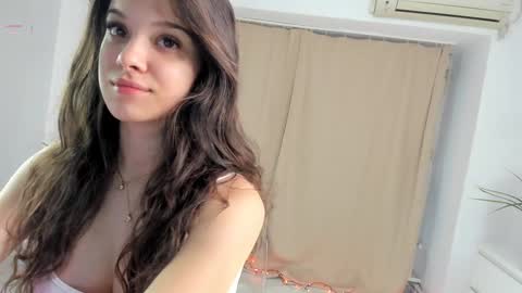 Snapshot of babyaylin chatting on November 27, 6:59 am Aylin online show from November 27, 6:59 am