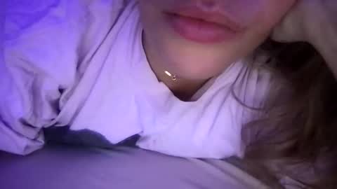 babyboo727 online show from December 4, 9:23 pm