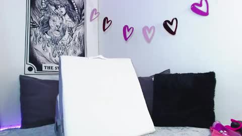 Snapshot of babycat4_ chatting on February 22, 1:55 am MARIA online show from February 22, 1:55 am