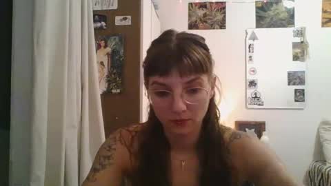 Snapshot of babydemon6 chatting on December 1, 10:21 pm babydemon6 online show from December 1, 10:21 pm
