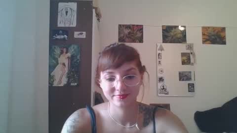 Snapshot of babydemon6 chatting on January 4, 1:21 pm babydemon6 online show from January 4, 1:21 pm
