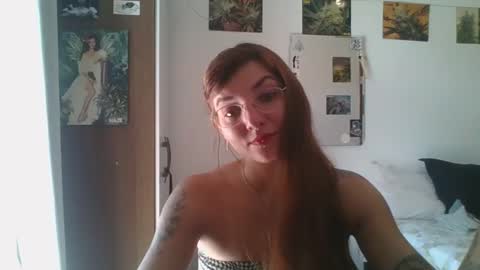 Snapshot of babydemon6 chatting on January 14, 12:45 pm babydemon6 online show from January 14, 12:45 pm
