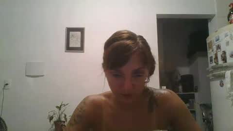 Snapshot of babydemon6 chatting on February 12, 1:52 am babydemon6 online show from February 12, 1:52 am