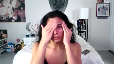 Snapshot of babyempathy chatting on December 14, 8:35 pm akira online show from December 14, 8:35 pm