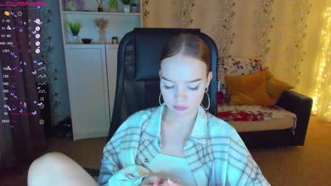 Snapshot of babyfoxyy chatting on December 23, 4:50 pm maddy online show from December 23, 4:50 pm