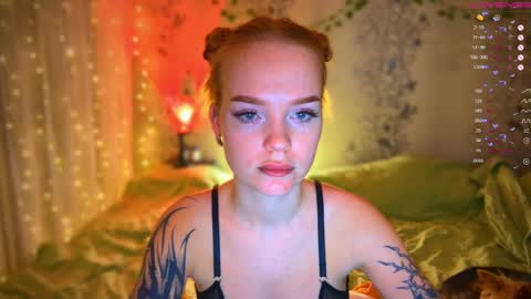 Snapshot of babyfoxyy chatting on February 10, 7:28 pm maddy online show from February 10, 7:28 pm