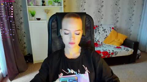 Snapshot of babyfoxyy chatting on February 25, 12:24 pm maddy online show from February 25, 12:24 pm