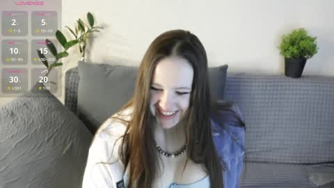 Babyhotgirlq online show from April 7, 6:52 pm