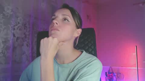 Snapshot of babymuro4ka chatting on November 5, 8:20 pm Sonya online show from November 5, 8:20 pm