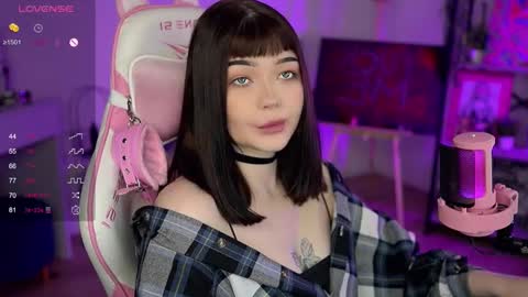 Snapshot of babyroxynill chatting on December 6, 11:14 pm Nika online show from December 6, 11:14 pm