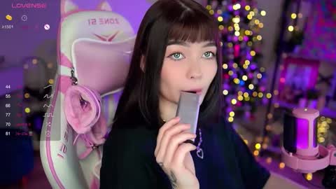 Snapshot of babyroxynill chatting on December 26, 10:41 pm Nika online show from December 26, 10:41 pm