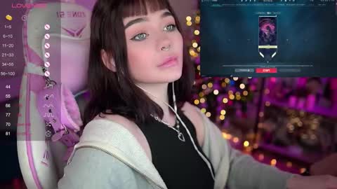 Snapshot of babyroxynill chatting on January 12, 2:14 am Nika online show from January 12, 2:14 am