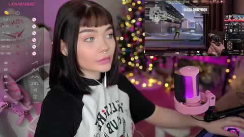 Snapshot of babyroxynill chatting on January 13, 2:07 am Nika online show from January 13, 2:07 am