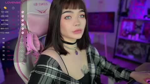 Snapshot of babyroxynill chatting on January 17, 11:07 pm Nika online show from January 17, 11:07 pm