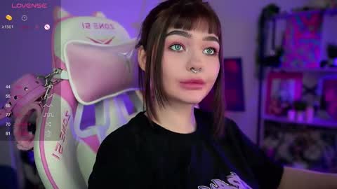 Snapshot of babyroxynill chatting on January 23, 11:47 pm Nika online show from January 23, 11:47 pm