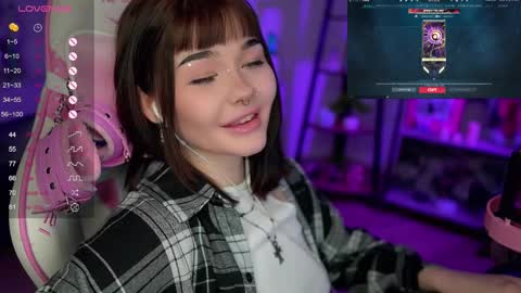 Snapshot of babyroxynill chatting on February 13, 1:40 am Nika online show from February 13, 1:40 am