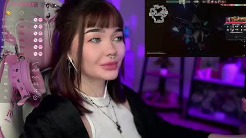 Snapshot of babyroxynill chatting on February 20, 2:07 am Nika online show from February 20, 2:07 am