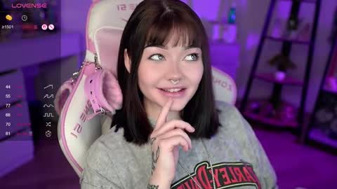 Snapshot of babyroxynill chatting on February 21, 11:21 pm Nika online show from February 21, 11:21 pm