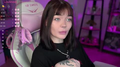 Snapshot of babyroxynill chatting on February 22, 10:52 pm Nika online show from February 22, 10:52 pm