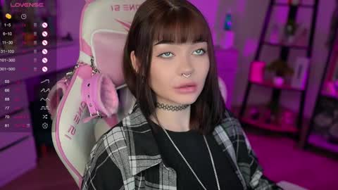 Snapshot of babyroxynill chatting on February 23, 11:04 pm Nika online show from February 23, 11:04 pm