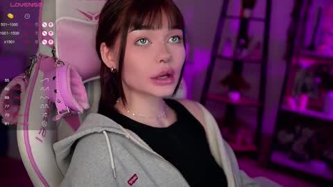 Snapshot of babyroxynill chatting on February 28, 2:09 am Nika online show from February 28, 2:09 am