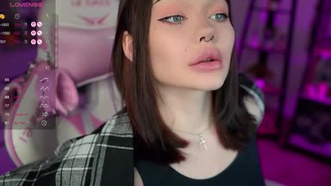 Snapshot of babyroxynill chatting on February 28, 10:50 pm Nika online show from February 28, 10:50 pm