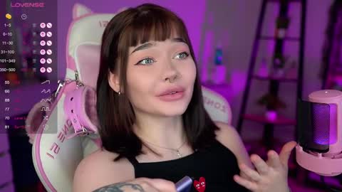 Snapshot of babyroxynill chatting on March 1, 1:53 am Nika online show from March 1, 1:53 am