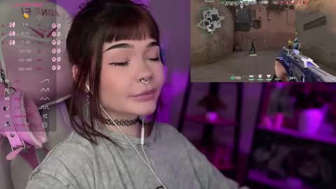 Snapshot of babyroxynill chatting on March 3, 1:53 am Nika online show from March 3, 1:53 am