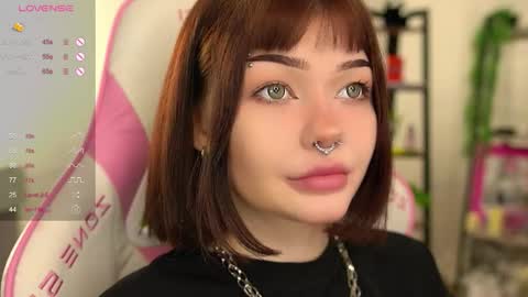 Snapshot of babyroxynill chatting on September 21, 10:22 pm Nika online show from September 21, 10:22 pm