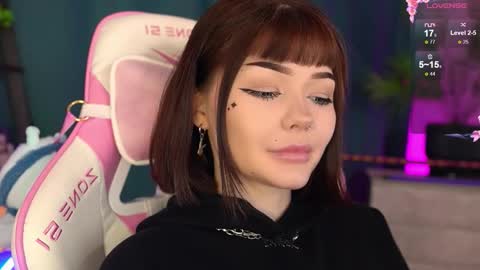 Snapshot of babyroxynill chatting on October 2, 9:33 pm Nika online show from October 2, 9:33 pm