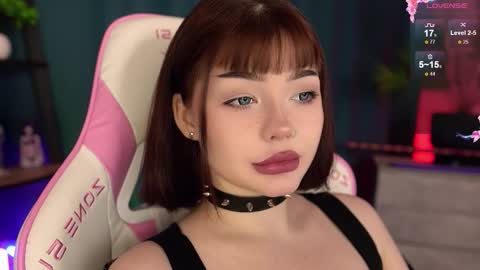 Snapshot of babyroxynill chatting on October 12, 9:36 pm Nika online show from October 12, 9:36 pm