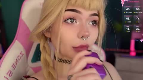 Snapshot of babyroxynill chatting on November 2, 6:38 am Nika online show from November 2, 6:38 am