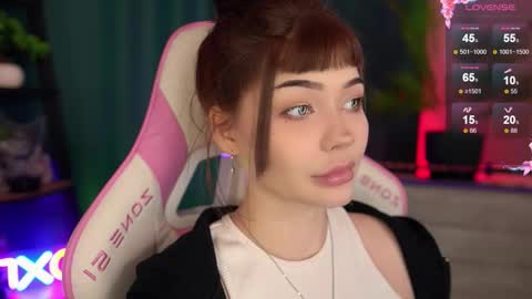 Snapshot of babyroxynill chatting on November 7, 9:15 pm Nika online show from November 7, 9:15 pm