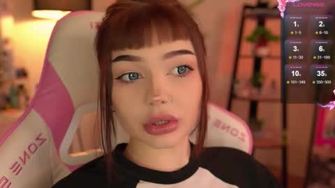 Snapshot of babyroxynill chatting on November 16, 3:17 pm Nika online show from November 16, 3:17 pm