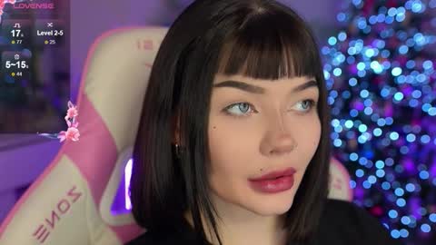 Snapshot of babyroxynill chatting on December 19, 4:03 pm Nika online show from December 19, 4:03 pm