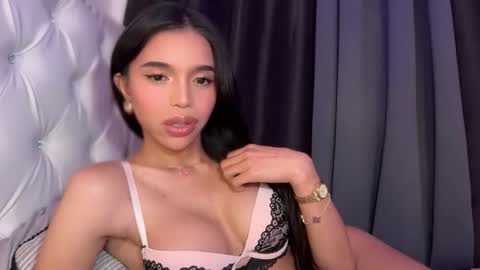 Snapshot of babysabrinaxx chatting on October 23, 5:44 pm babysabrinaxx online show from October 23, 5:44 pm