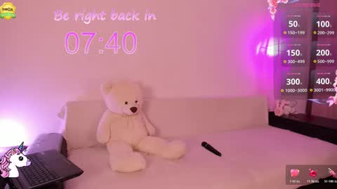 Snapshot of babyuniporn chatting on December 1, 4:34 pm Eva online show from December 1, 4:34 pm