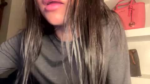 Snapshot of babyynaughty chatting on October 18, 7:53 am babyynaughty online show from October 18, 7:53 am