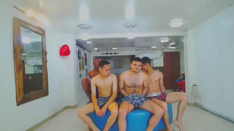 Snapshot of backyardigans chatting on December 15, 12:06 pm backyardigans online show from December 15, 12:06 pm