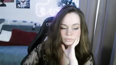 Snapshot of bad_girl009 chatting on December 2, 7:14 am Lin online show from December 2, 7:14 am