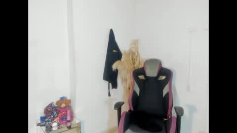 bad_girl_deluxe online show from November 1, 5:04 pm