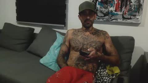 BadCouple  online show from September 14, 2:11 am