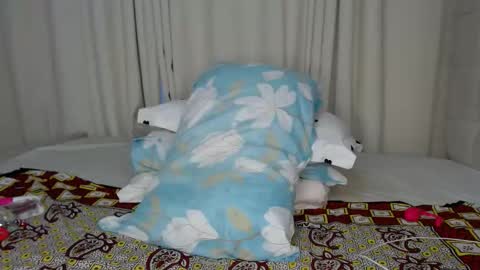 Snapshot of baddie_caramell chatting on September 24, 7:33 am baddie_caramell online show from September 24, 7:33 am