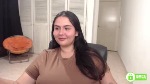 Snapshot of baddie_maddie_ chatting on September 18, 6:59 am want custom text me through my snap 3 online show from September 18, 6:59 am