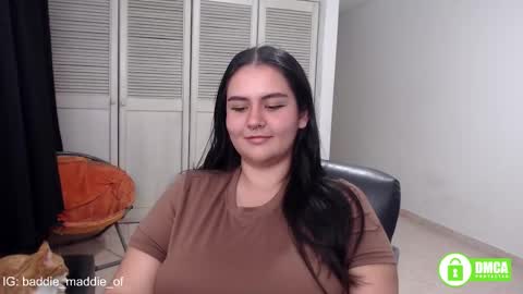 Snapshot of baddie_maddie_ chatting on October 7, 3:36 am want custom text me through my snap 3 online show from October 7, 3:36 am