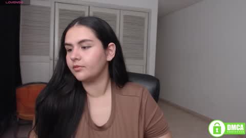 Snapshot of baddie_maddie_ chatting on December 19, 10:44 am want custom text me through my snap 3 online show from December 19, 10:44 am