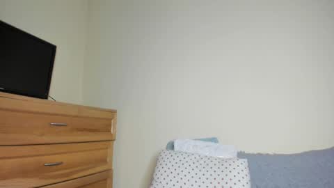 Snapshot of badmodel_ chatting on January 9, 2:07 pm Name online show from January 9, 2:07 pm